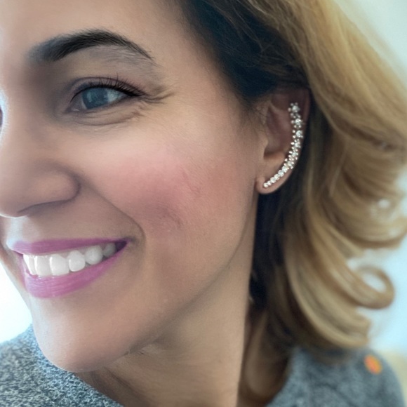 CRYSTAL RHINESTONE STUD/EAR CRAWLER CUFF EARRINGS - Picture 3 of 5